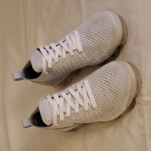 Nike Air Vapor Max. White. Size 5.5